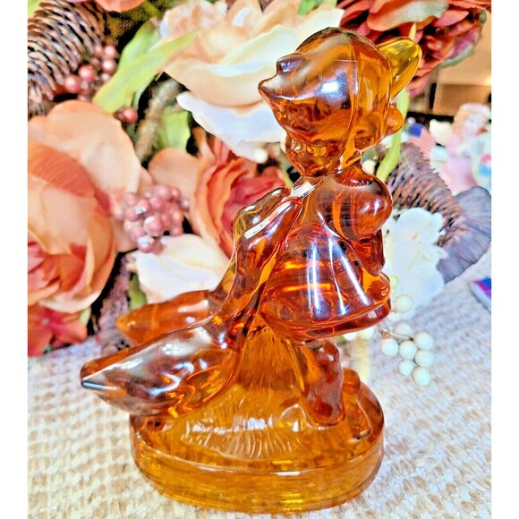LE Smith GOOSE GIRL Hummel style Amber Glass 6" figurine - Picture 2 of 6